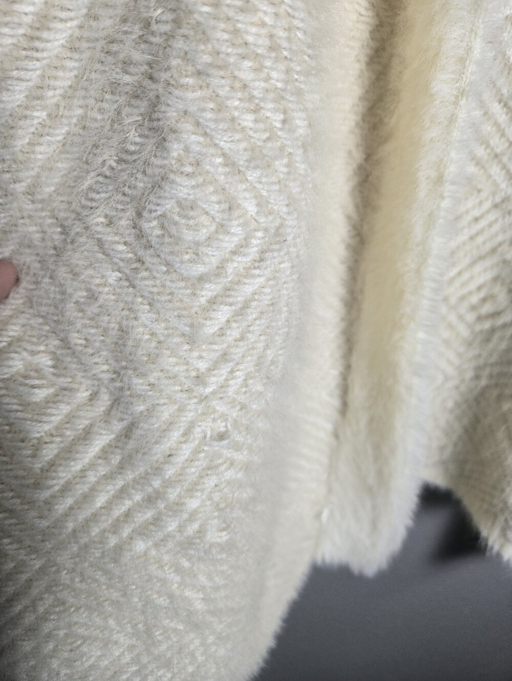 Marled Cream Open Front Fuzzy Soft Long Cardigan Size Medium - Picture 14 of 14